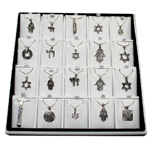 Full Display- 20 Classic Pendants With Chains