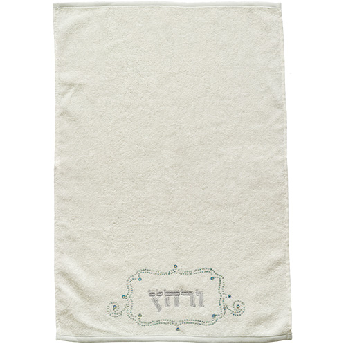C PAIR OF WHITE HAND TOWELS 31.5X50 CM