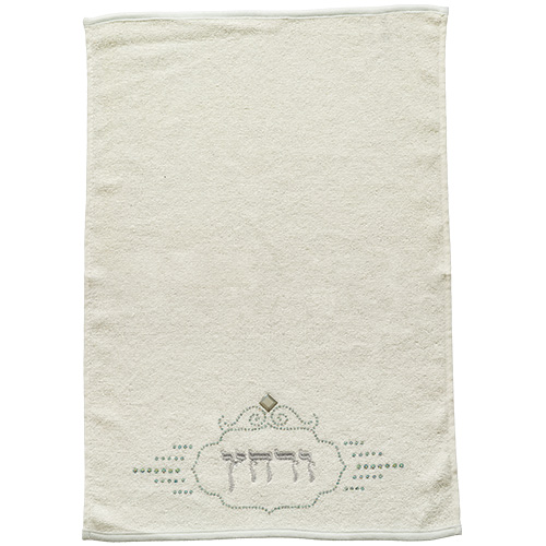 C PAIR OF WHITE HAND TOWELS 31.5X50 CM