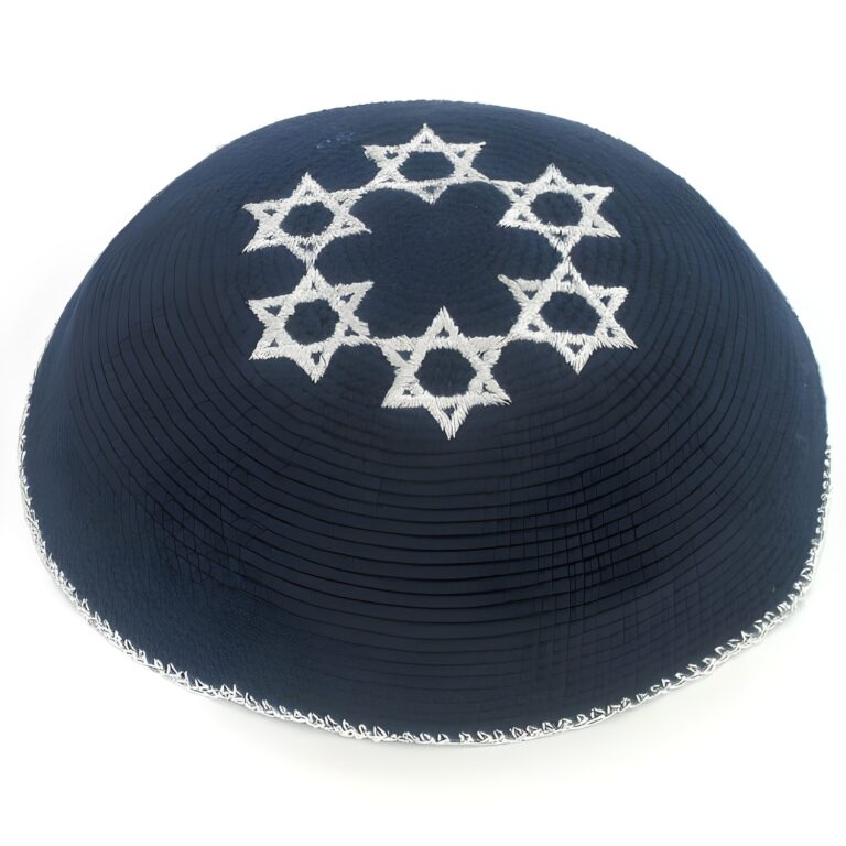 כיפה סרוגה 16 ס"מ עם רקמת מגן דוד כסף