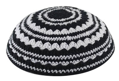 KNITTED KIPPAH 18 CM- BLACK-WHITE