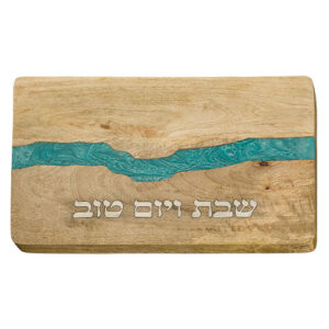 מגש חלה עץ עם אפוקסי כחול 41X28 ס"מ