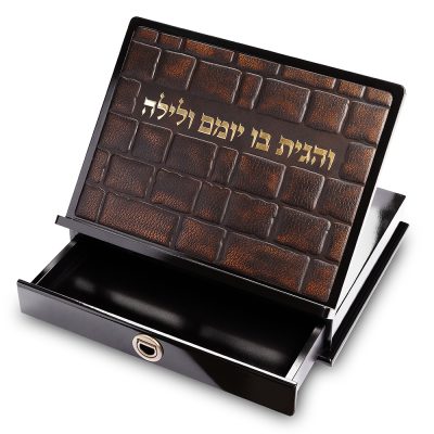 שטנדר אלגנטי עם לוח עור סינטטי 38x30 ס"מ